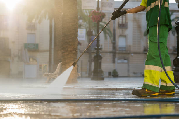 Best Commercial Pressure Washing  in Lake Isabella, MI